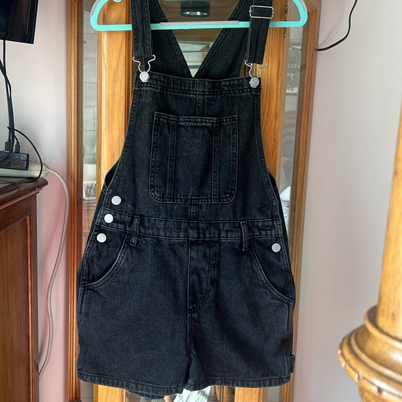 Cotton on Overall Shorts - Picture 1 of 4